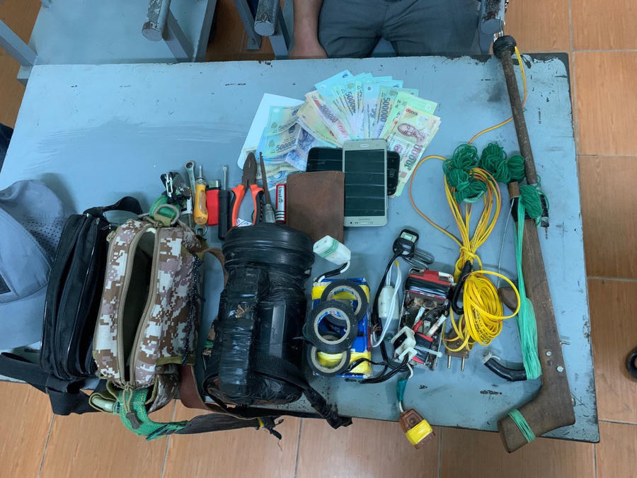 Tang vật trộm chó của các đối tượng.