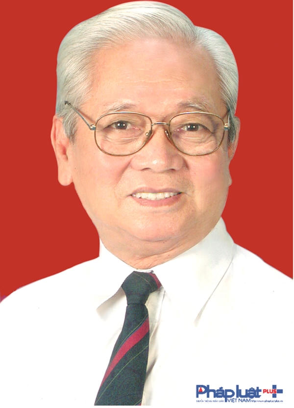 Ch&acirc;n dung nh&agrave; b&aacute;o Mai Thanh Hải.