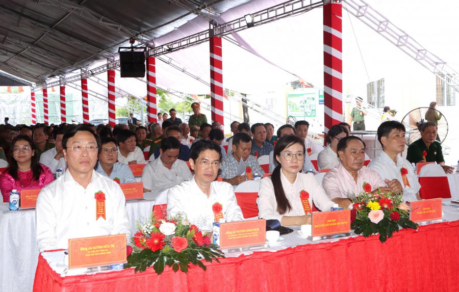 Đại biểu tham dự Ngày hội.