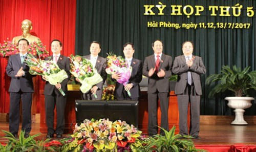 Ông Nguyễn Văn Thành, Giám đốc Sở Tài chính và ông Phạm Văn Hà, Giám đốc Sở NN&amp;PTNT vừa được bầu làm Phó chủ tịch UBND TP Hải Phòng