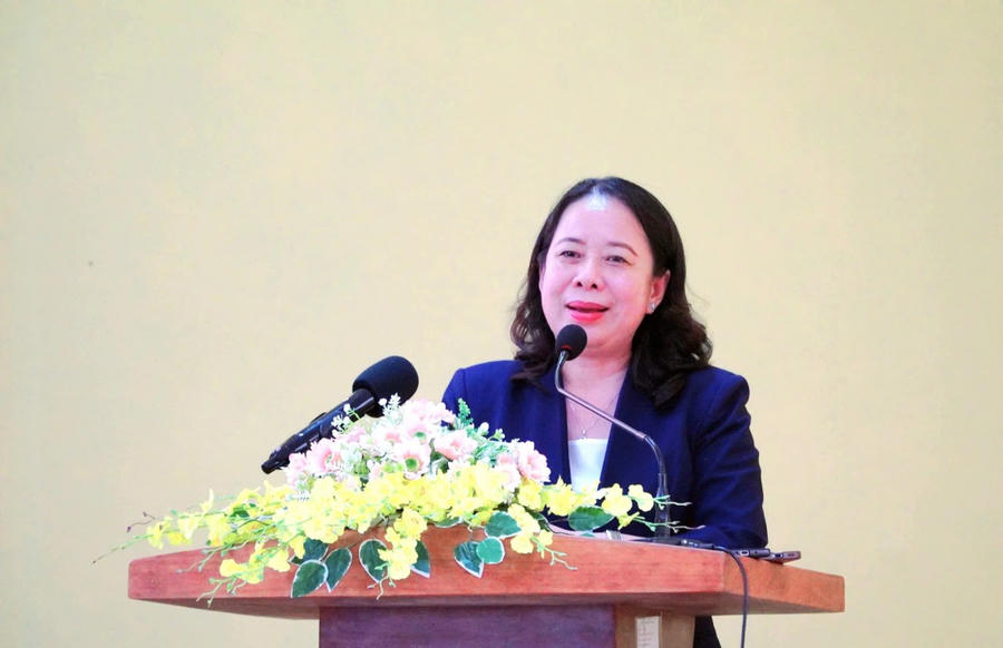 Phó Chủ tịch nước Võ Thị Ánh Xuân phát biểu tại buổi tiếp xúc cử tri (Ảnh: Văn Sĩ)