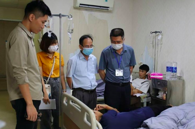 Cơ quan chức năng tỉnh Lào Cai điều tra nguyên nhân vụ ngộ độc làm 80 người bị mắc tại trường cao đẳng Lào Cai (Ảnh Sở Y tế Lào Cai)