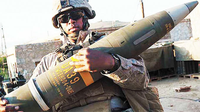 Hệ thống M777 do một đội gồm 7 binh sĩ vận hành, và mỗi người đều có một vai trò không thể thiếu.