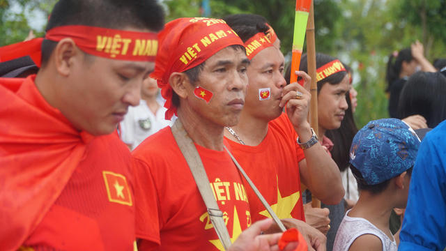 ... xen lẫn sự hồi hộp