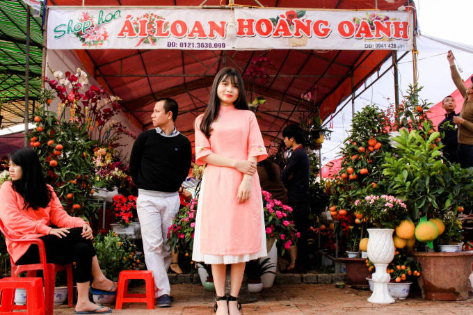 Khoe dáng thướt tha trong hương xuân