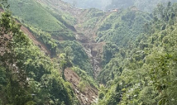 46 điểm sạt lở tại bãi vàng Mà Sa Phìn phu vàng phải bỏ mạng. Ảnh: NP