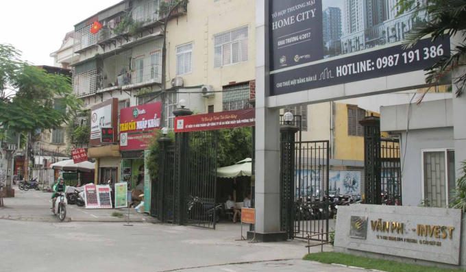 Lối vào tòa nhà Home City tại số 177 đường Trung Kính