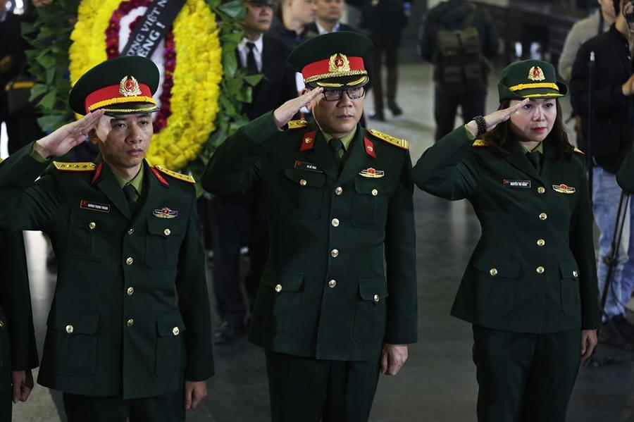 Nghẹn ngào giây phút tiễn biệt giọng ca Opera hàng đầu Việt Nam - 9