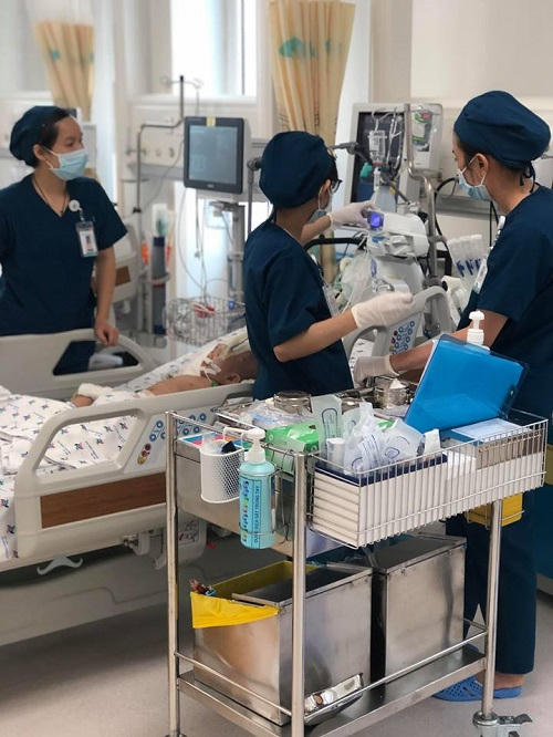 Bệnh nhi Y. đang được các bác sĩ Bệnh Viện Nhi Đồng Thành Phố HCM tích cực điều trị và theo dõi sát.
