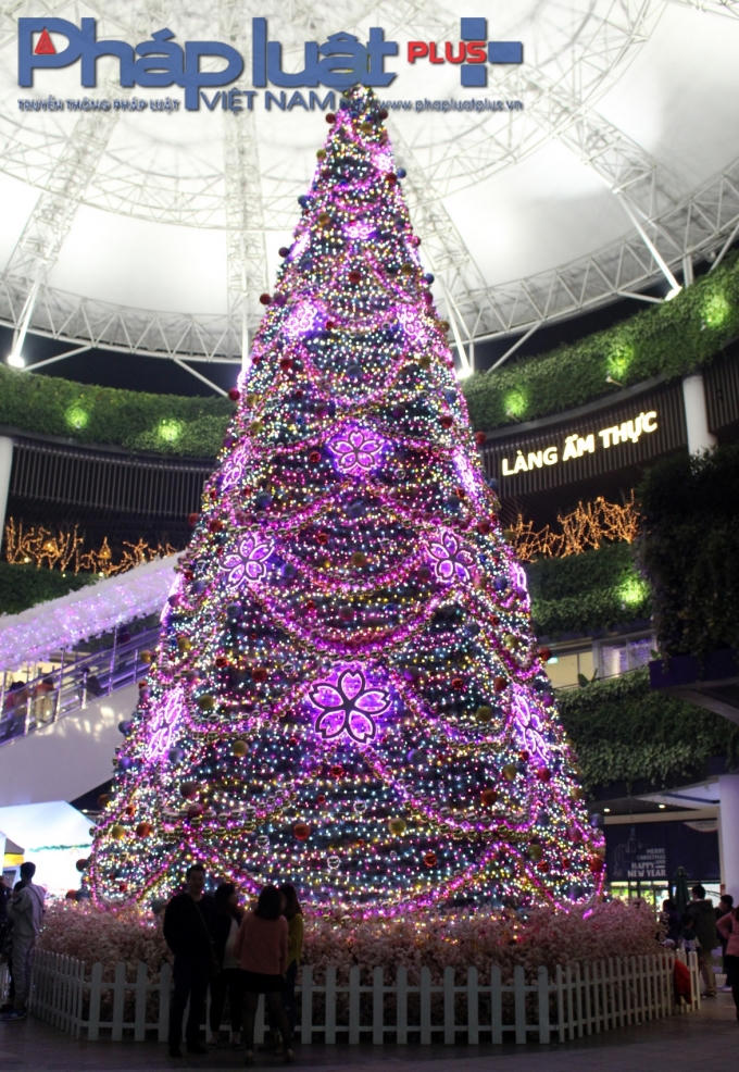 Aeon Mall (Long Biên) là trung tâm mới khai trương và đang thu hút sự chú ý của người dân thủ đô. (Ảnh Đức Biên)