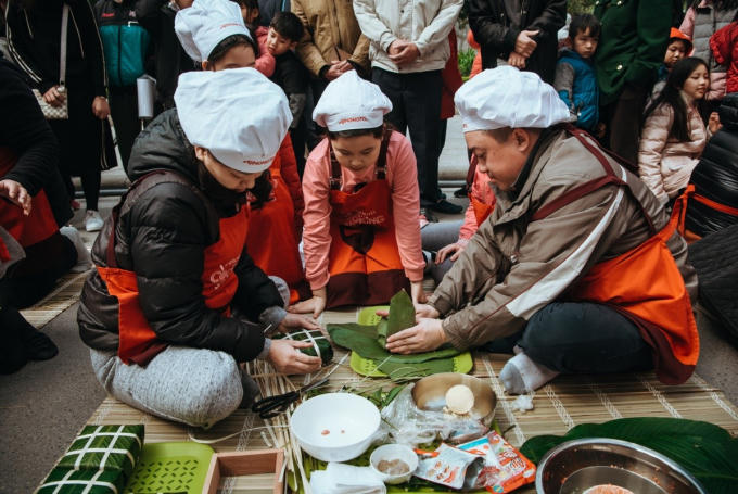 Hội thi gói bánh chưng