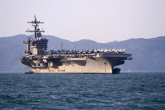 Tàu USS Carl Vinson nhìn tại vị trí gần hơn