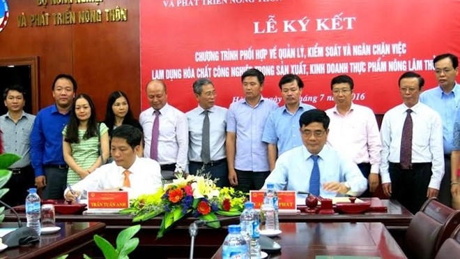 Hai Bộ 'bắt tay' ngăn việc lạm dụng hóa chất trong thực phẩm