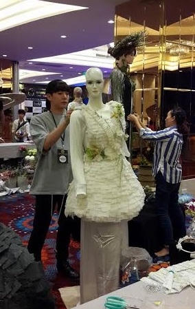 Thí sinh đang thực hiện phần thi của mình.