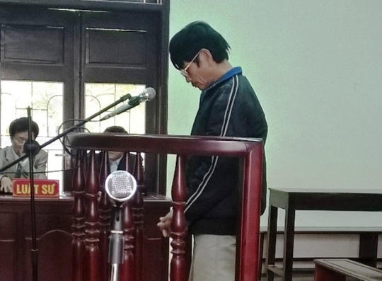 Bị cáo Đông tại phiên tòa. Ảnh: Người lao động