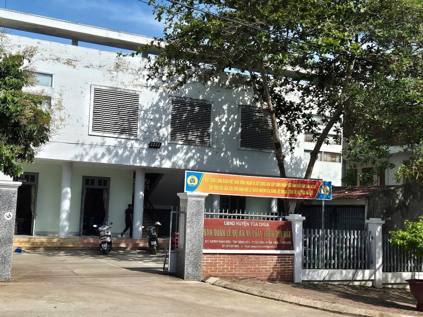 Trụ sở Ban Quản lý dự án và phát triển quỹ đất huyện Tủa Chùa.