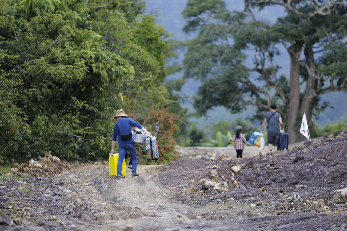 Bố ơi tập 6: Màn tỏ tình bá đạo của Chíp sún trong rừng sâu