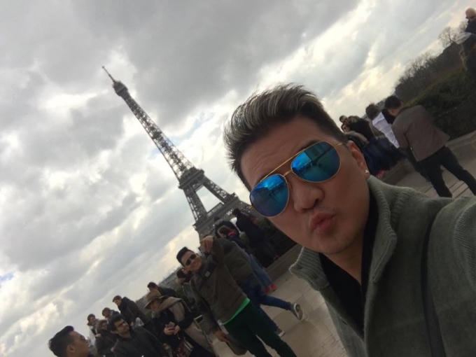 Mr.Đ&agrave;m h&agrave;o hứng thăm Kinh đ&ocirc; &aacute;nh s&aacute;ng