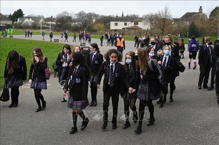 Học sinh tại một trường học ở vùng England, Vương quốc Anh ngày 17/3/2021. Ảnh: AFP/TTXVN