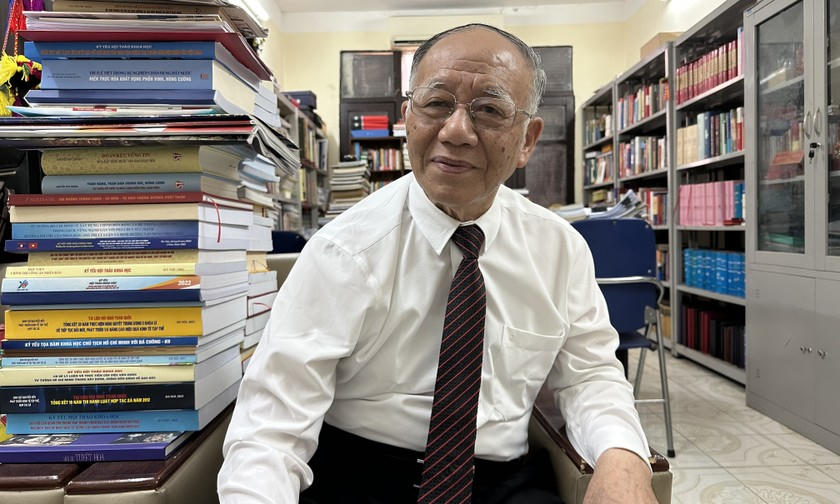 gs-hoang-chi-bao-anh-van-anh-9571