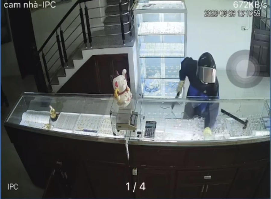 A288A598-9F55-48BD-BF8F-05A0784D6156.