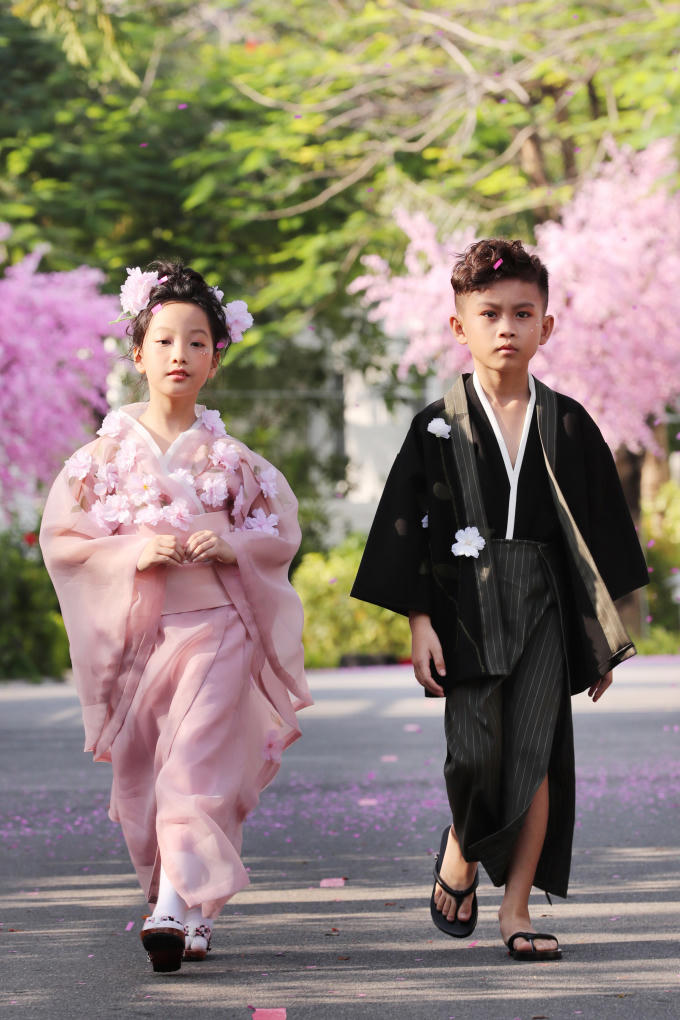 Anh Thư, Minh Lâm mở màn BST của Happy Clothing.