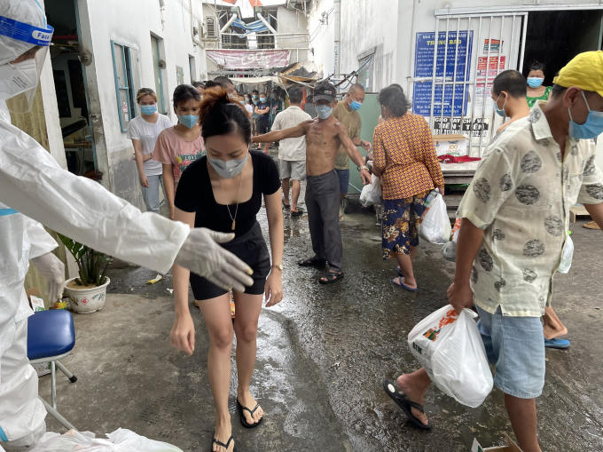 6e99c9844351b50fec40