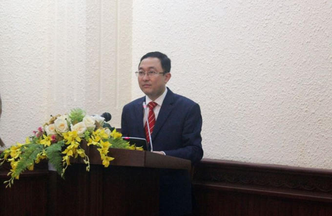 Phó Vụ trưởng Vụ PBGDPL Phan Hồng Nguyên công bố giải thưởng hai cuộc thi