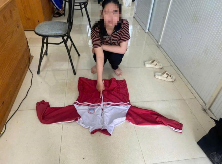 B.P.Đ.U dùng áo khoác đồng phục học sinh trường THPT Lộc Thanh trà trộn vào trường để trộm cắp tài sản.