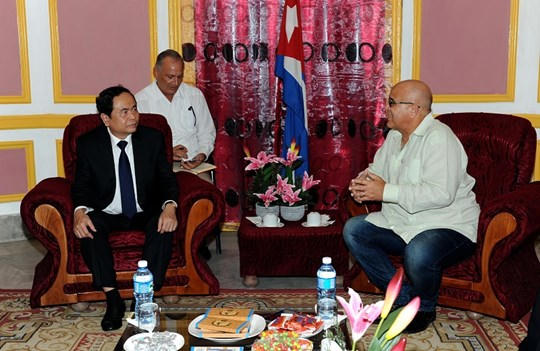 Chủ tịch Trần Thanh Mẫn hội đàm với ông Carlos Rafael Miranda Martínez.