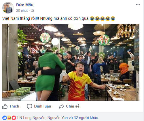 Một cổ động viện đã đăng khoảnh khắc vui sướng tột cùng của người hâm mộ lên Facbook khi biết tin U23 Việt Nam vào bán kết châu Á.