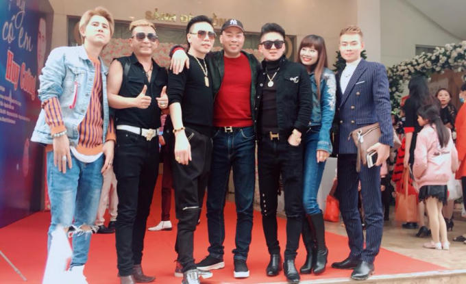 Ca sĩ Châu Việt Cường, Du Thiên, Nam Khang và các ca sĩ khác.