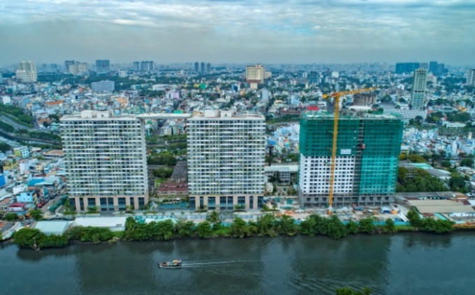 Diamond Lotus Riverside, bức tường xanh khổng lồ giữa lòng Sài Gòn
