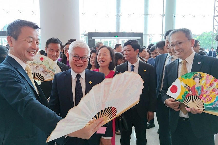 Trong số 65 quốc gia và vùng lãnh thổ đầu tư vào tỉnh Bình Dương, Nhật Bản đứng thứ 2 với 357 dự án có tổng vốn đầu tư 5 tỷ 978 triệu đô la Mỹ, chiếm 8% về số dự án và 14% về số vốn.