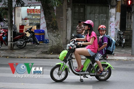 Nhiều bất cập trong chế tài xử phạt mũ bảo hiểm Nghị định 46