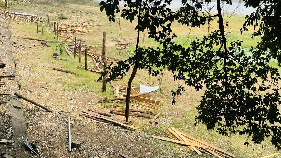 1.	Hiện trạng du lịch tự phát bên hồ Trị An.