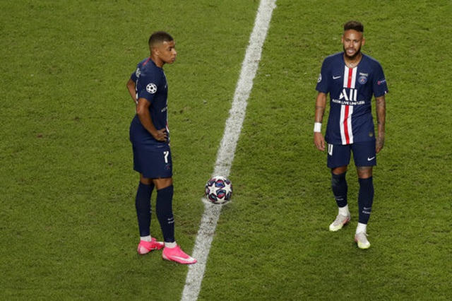 Mbappe và Neymar thi đấu không hiệu quả trong trận chung kết.