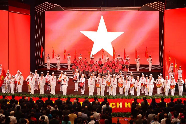 Nghi lễ Chào cờ tại Lễ khai giảng (ảnh: VGP).