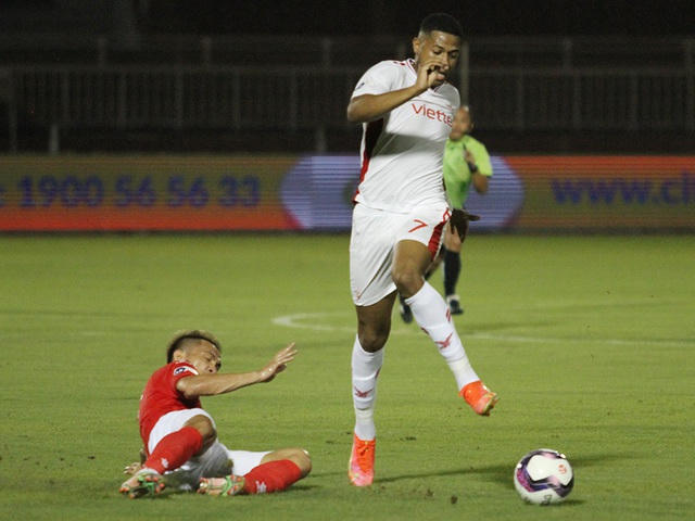 Nhưng khâu tận dụng cơ hội của đội khách lại không tốt.