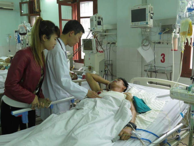 Bệnh nhân Nguyễn Văn Minh được các bác sĩ mổ cấp cứu thành công. (Ảnh: bạn đọc).