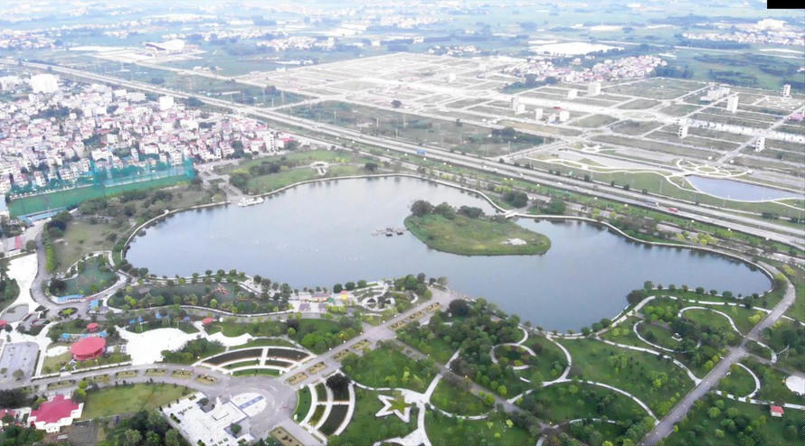 Công viên Hoàng Hoa Thám nhìn từ trên cao.