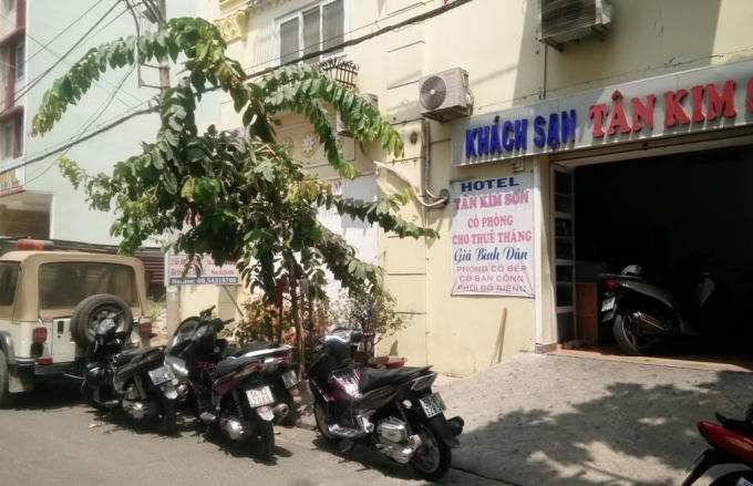 Khách sạn nơi cảnh sát ập vào kiểm tra.