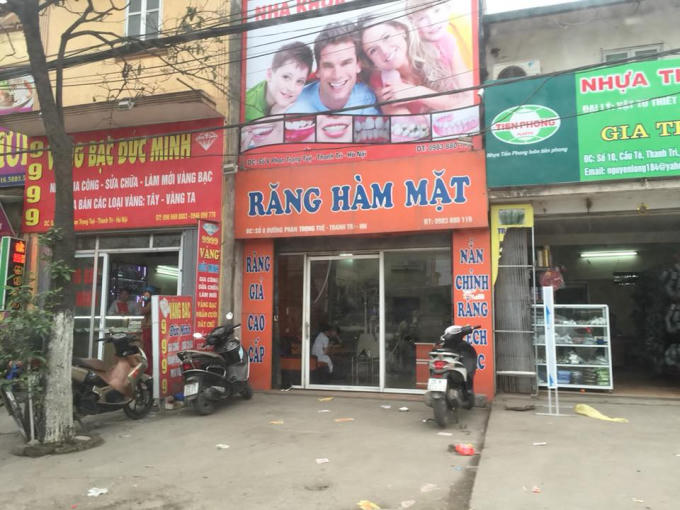 Các cơ sở vẫn hoạt động ngang nhiên giữa ban ngày.