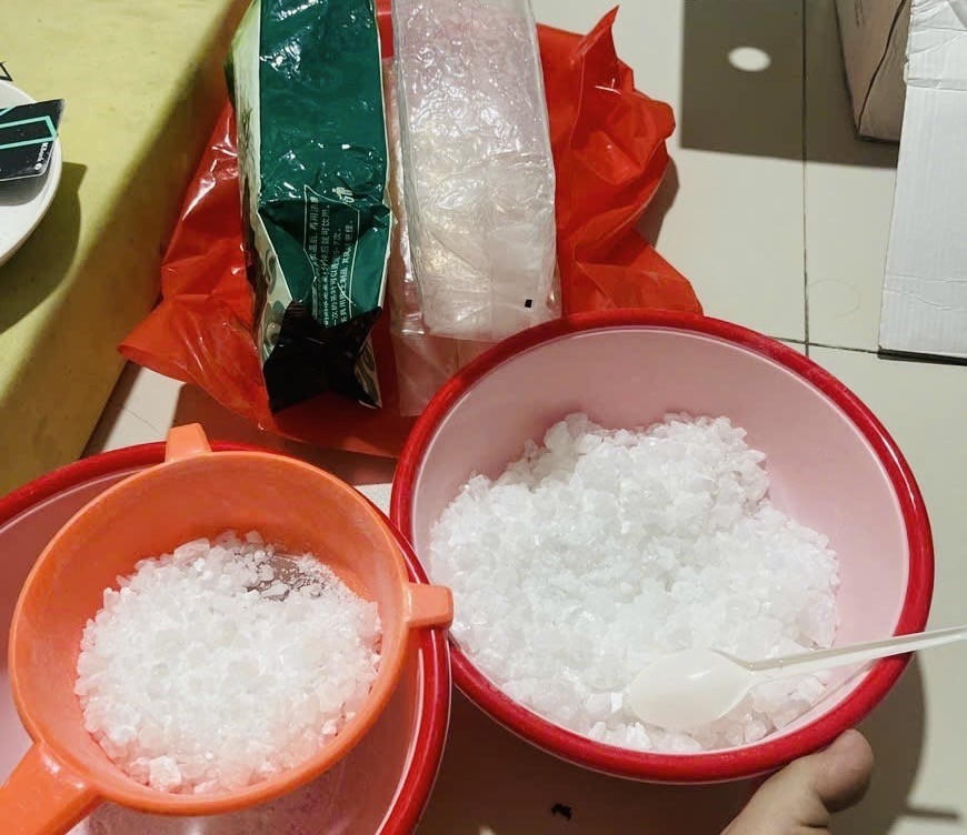 Số ma tuý các đối tượng chuẩn bị phân chia ra thành nhiều bịch để bán cho các đối tượng khác.