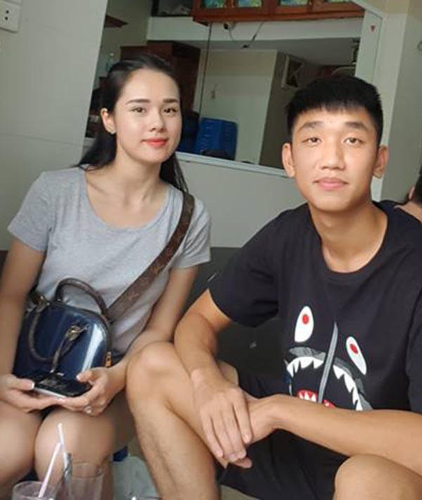 Giữa bão tin đồn, Huyền Trang thoải mái đi chơi cùng Trọng Đại.
