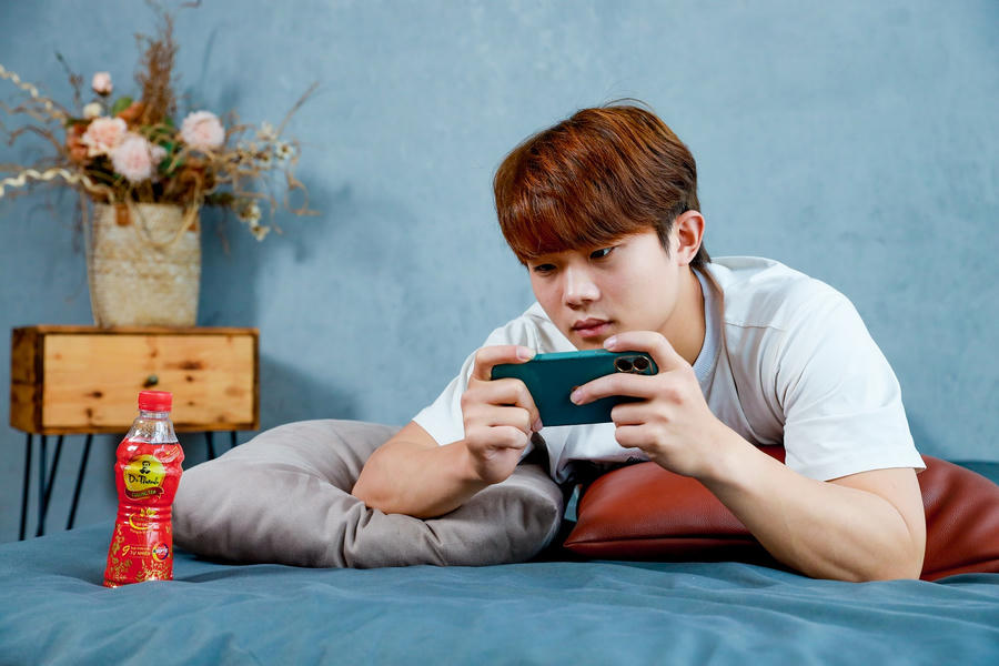 Áp lực đồng trang lứa có thể là động lực để giúp nhiều bạn trẻ vươn lên trong công việc và cuộc sống.