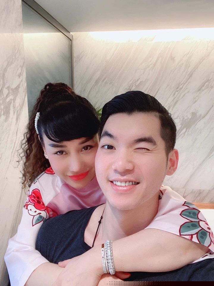 Vợ doanh nhân hơn 15 tuổi sống khép kín của Trương Nam Thành