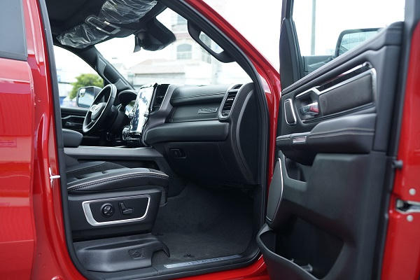 ram-1500-laramie-night-edition-7-16325674663831469710762