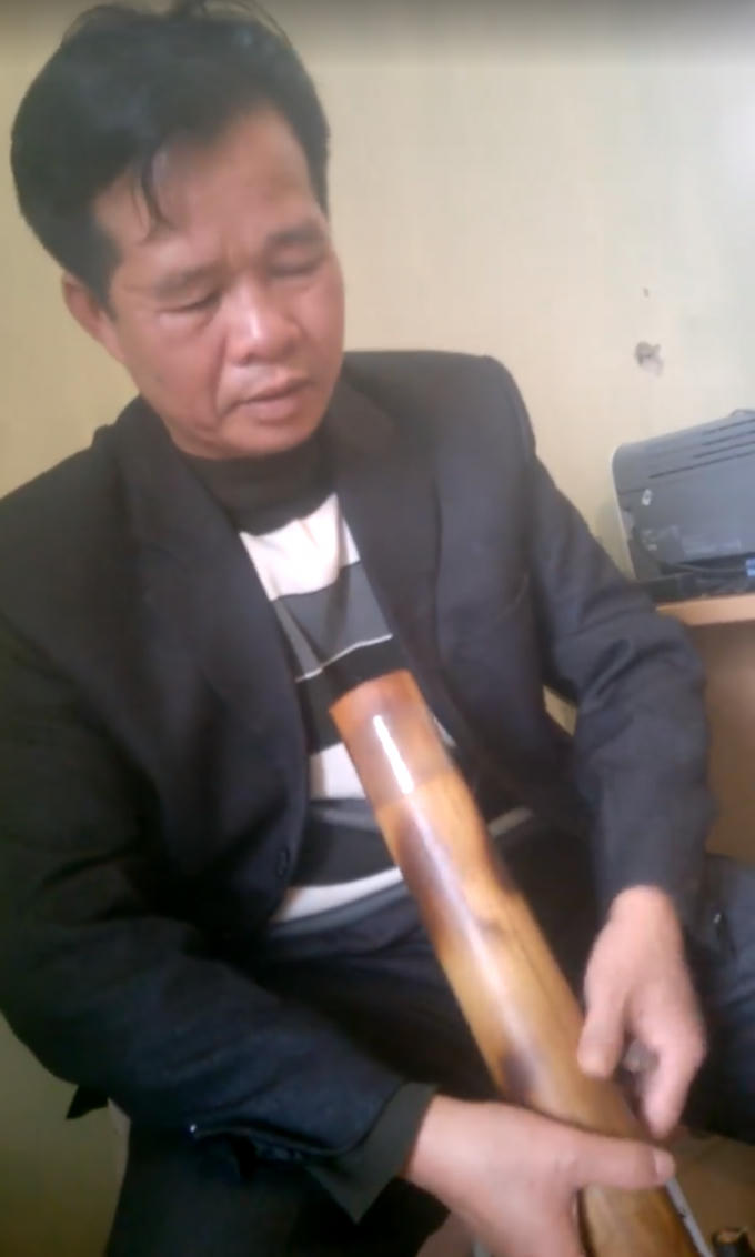 Đây được cho là ông Vương Văn Thạch – Chủ tịch UBND xã Hữu Vinh, người đã có những lời lẽ thô tục.