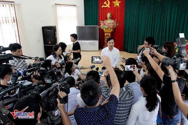 Ông Mai Văn Trinh trả lời báo chí tại cuộc gặp chia sẻ thông tin trưa ngày 23/7/2018. Ảnh: Đoàn Bổng
